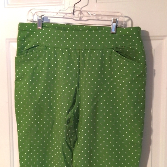 Chico's Lime Green Polka Dot Capris Size 3 Stretch - Picture 2 of 9